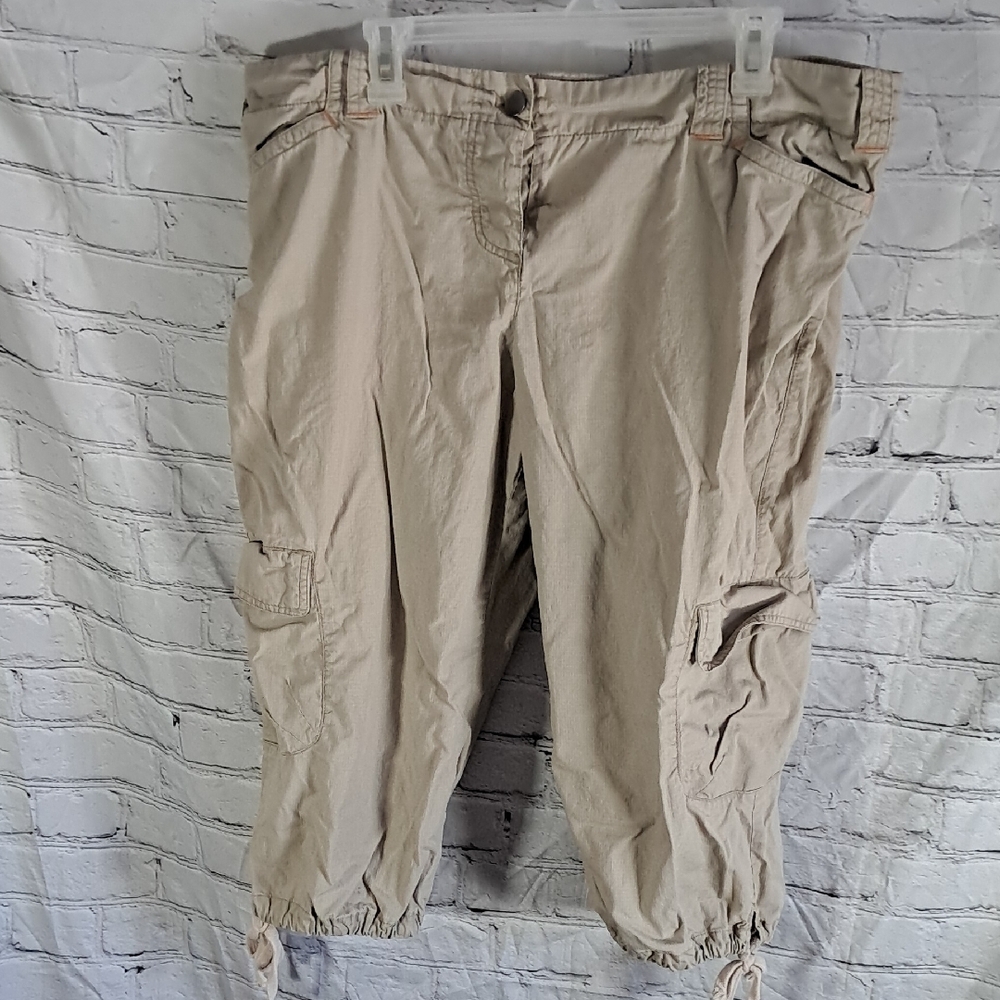 Size 16  Capri Cargo Pants By Modern Images